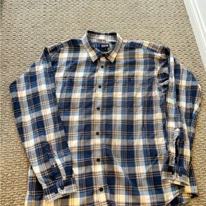 Patagonia Men's Navy and Cream Plaid Shirt - FLAWED